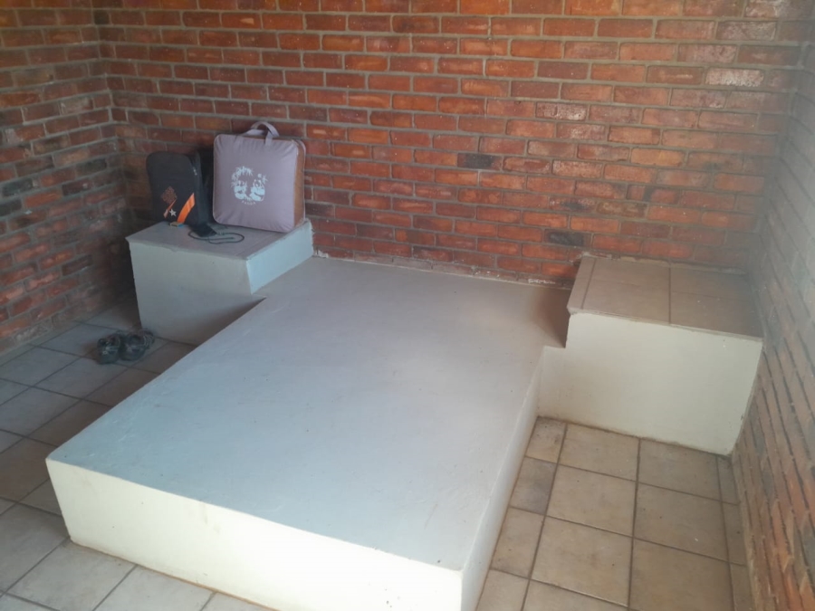 2 Bedroom Property for Sale in Viljoenskroon Free State